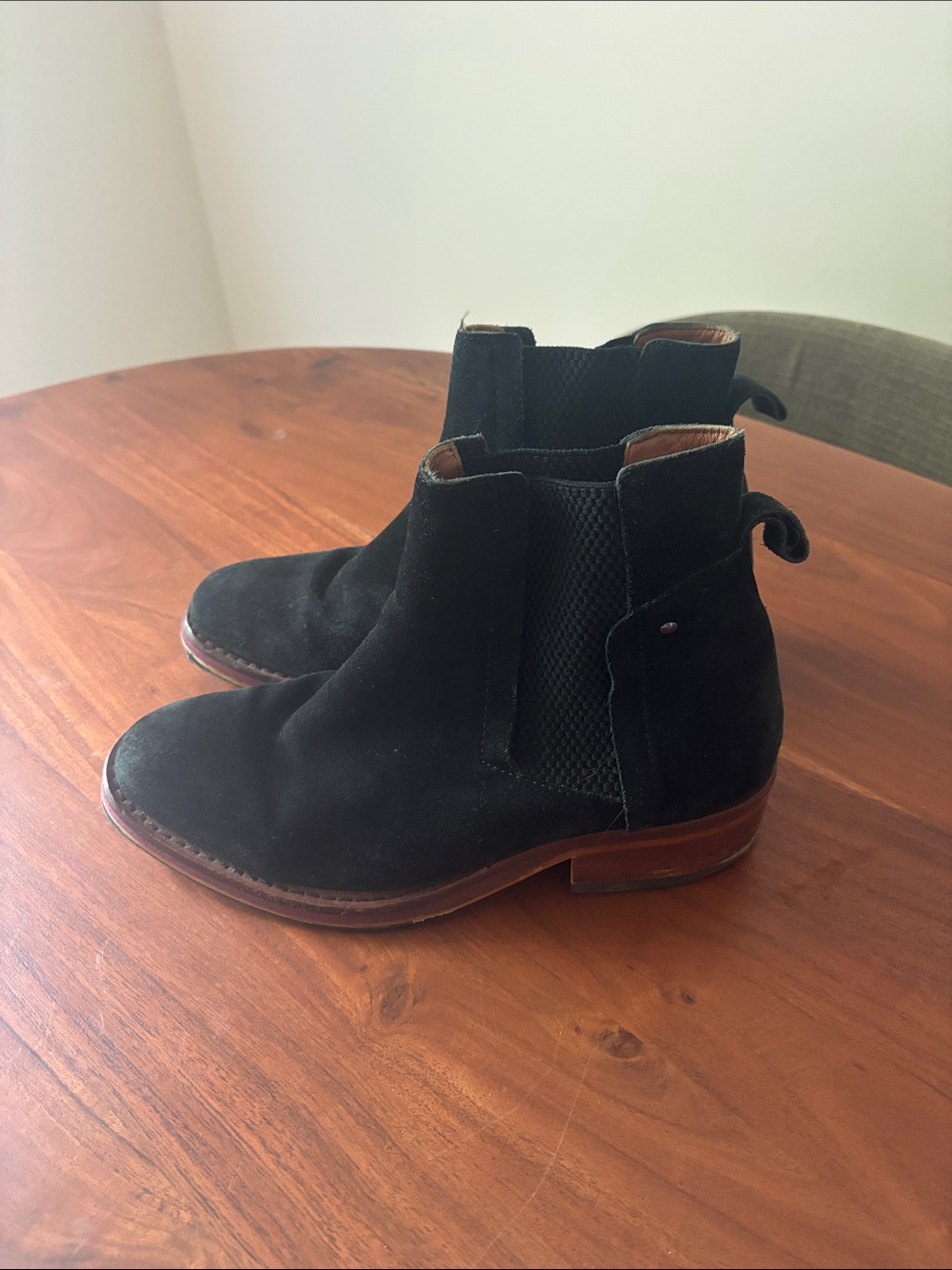 Women’s Black Suede Chelsea Boots - Classic Slip-On Ankle Boots Hudson London — image 4 of 6